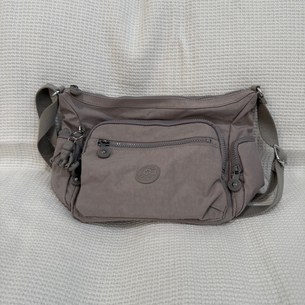Kipling Gabbie Small Crossbody Color Grey Gris